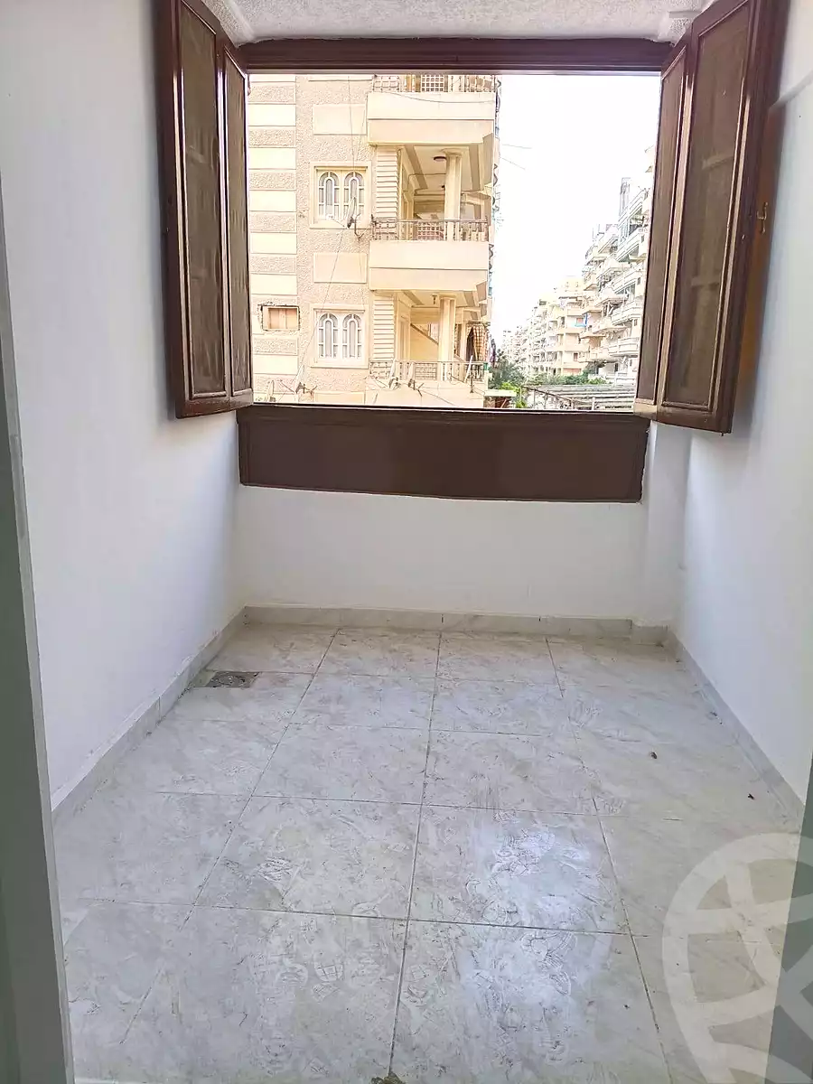 https://aqarmap.com.eg/ar/listing/6972636-for-sale-alexandria-al-agamy-shataa-el-nakheel