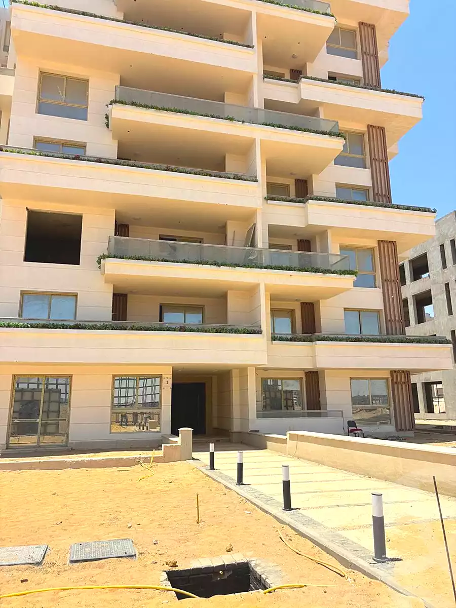 https://aqarmap.com.eg/ar/listing/6975442-for-sale-cairo-new-administrative-capital-r8-de-joya-4-compound-taj-misr