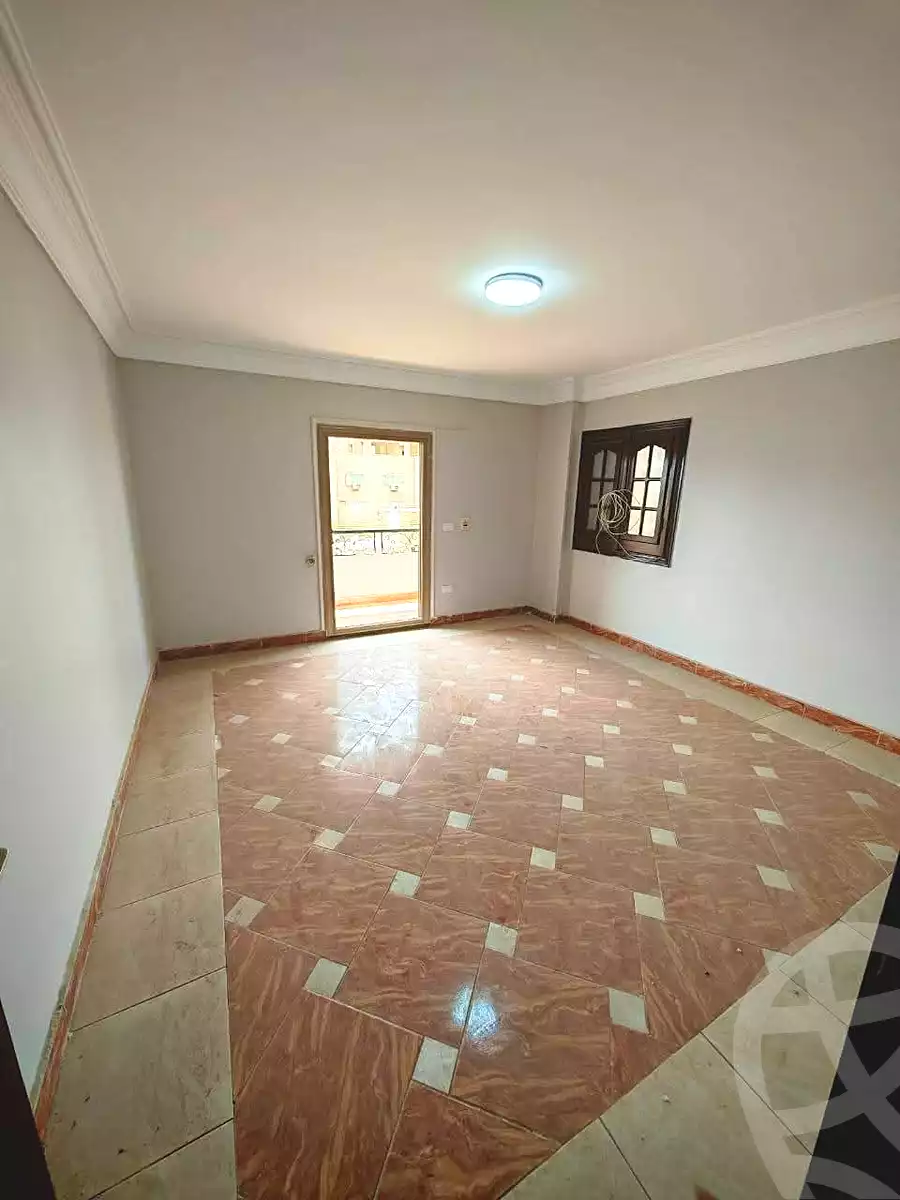 https://aqarmap.com.eg/ar/listing/6976163-for-sale-cairo-helwan-ahmed-enci-st