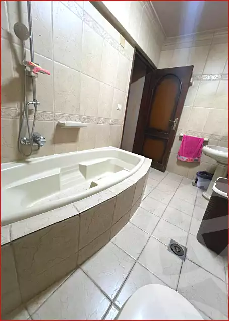 https://aqarmap.com.eg/en/listing/6977382-for-sale-cairo-helwan-helwan-el-sharkeya-heidar-st