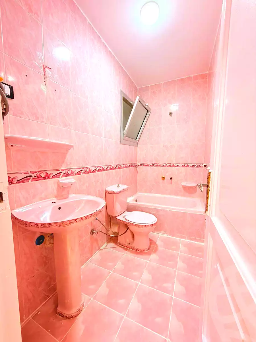 https://aqarmap.com.eg/en/listing/6981356-for-sale-alexandria-al-agamy-shataa-el-nakheel