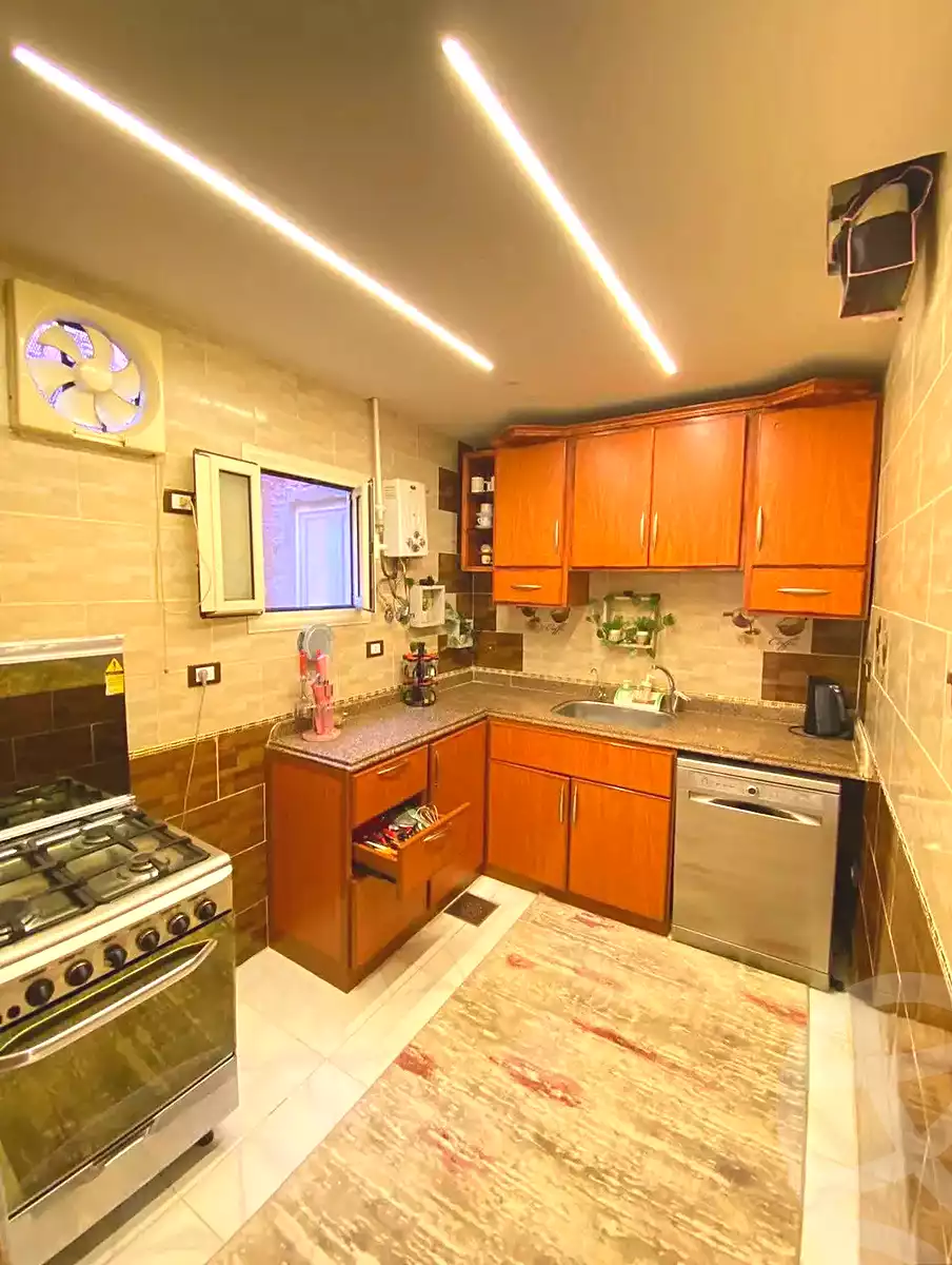 https://aqarmap.com.eg/ar/listing/6981406-for-sale-alexandria-al-agamy-lbytsh-qased-kareem-st
