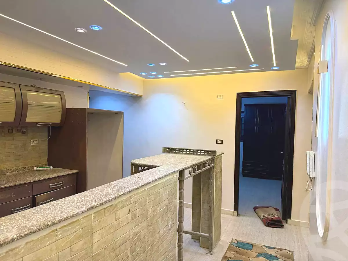 https://aqarmap.com.eg/ar/listing/6982159-for-sale-cairo-helwan-helwan-el-sharkeya-mostafa-safwat-st