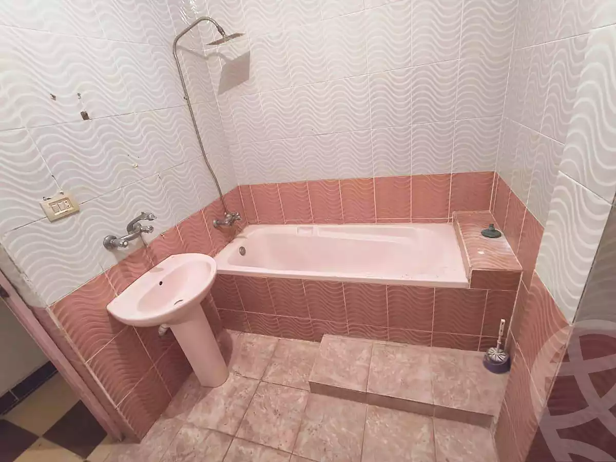 https://aqarmap.com.eg/ar/listing/6982203-for-rent-alexandria-al-agamy-el-hanouvel-el-kholafaa-el-rashdeen-st