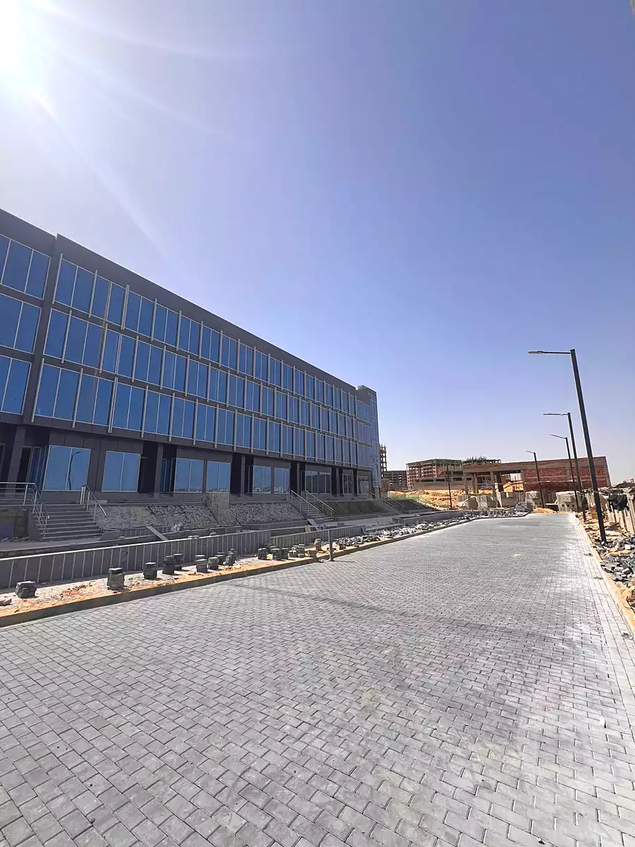 https://aqarmap.com.eg/ar/listing/6982604-for-sale-cairo-new-administrative-capital-r7-de-joya-strip-mall-3-taj-misr