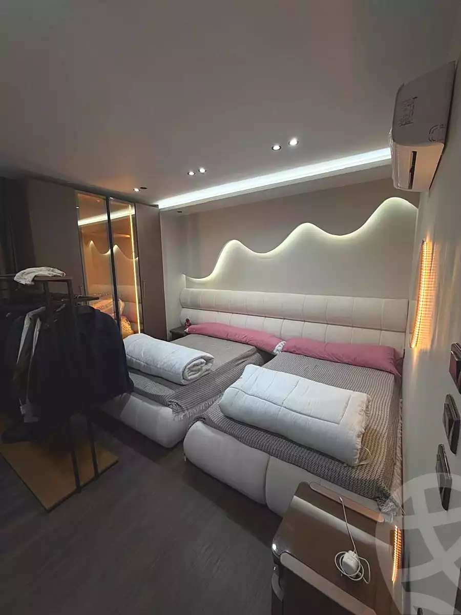 https://aqarmap.com.eg/ar/listing/6983766-for-sale-cairo-6th-of-october-compounds-creek-park