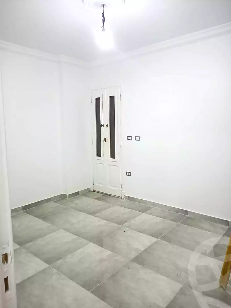 https://aqarmap.com.eg/ar/listing/6984271-for-sale-alexandria-al-agamy-bw-ywsf-hosni-mubarak-st