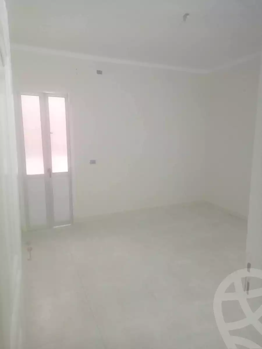 https://aqarmap.com.eg/ar/listing/6984468-for-sale-cairo-helwan-el-shareaa-el-sharby-st