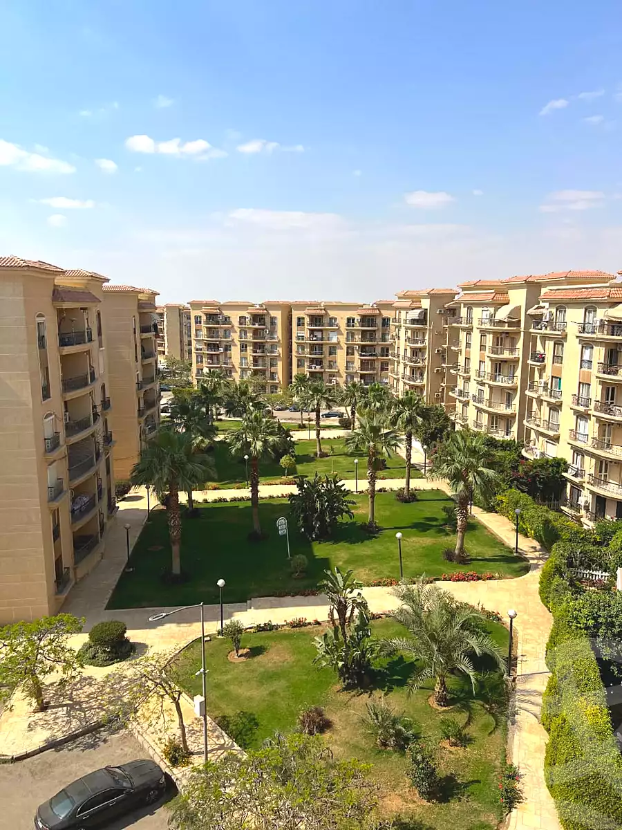 https://aqarmap.com.eg/en/listing/6984533-for-rent-cairo-new-cairo-lrhb-city-phase-8
