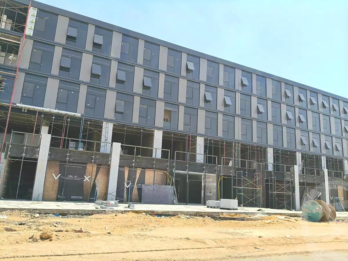 https://aqarmap.com.eg/ar/listing/6984622-for-sale-cairo-new-cairo-compounds-vx-n90-mall-mercon
