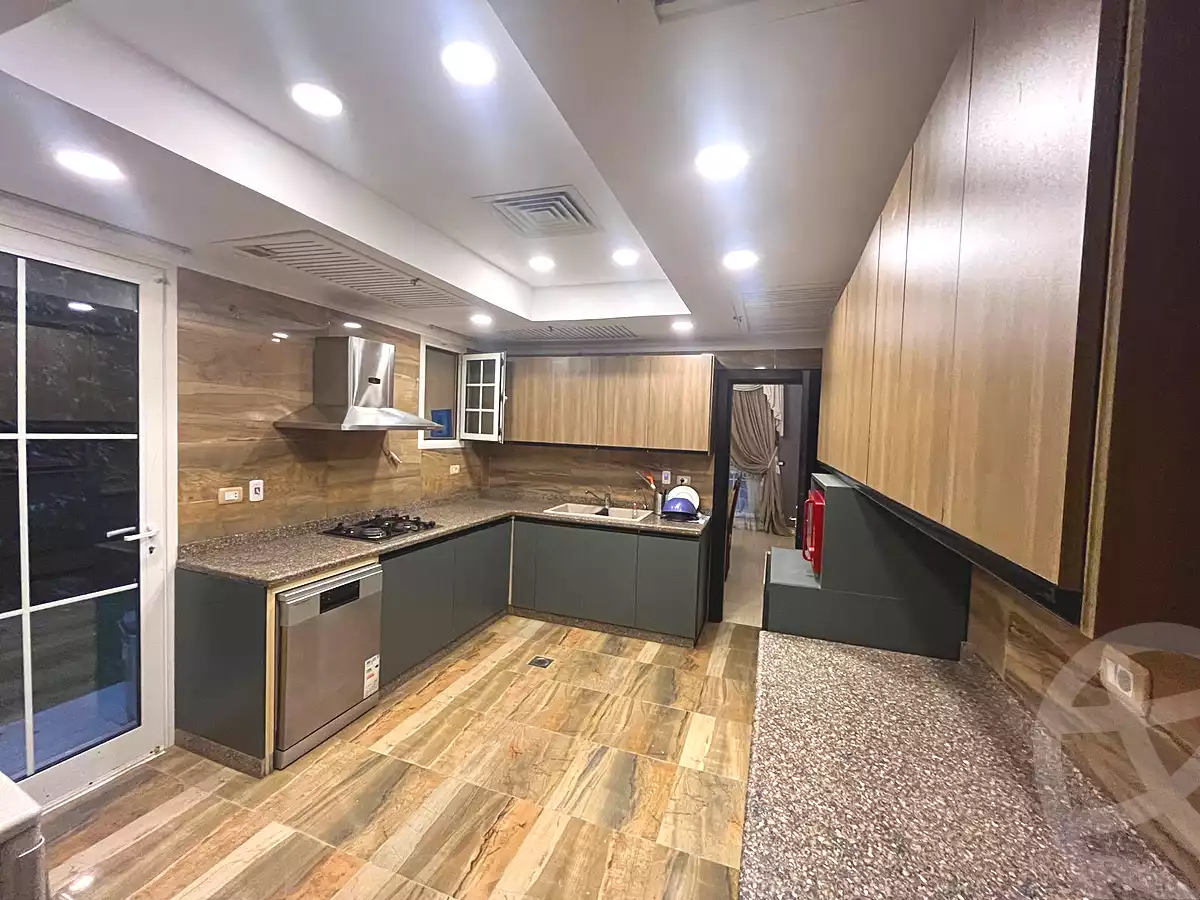 https://aqarmap.com.eg/en/listing/6986123-for-sale-cairo-new-cairo-compounds-hyde-park-centre-ville-hyde-park