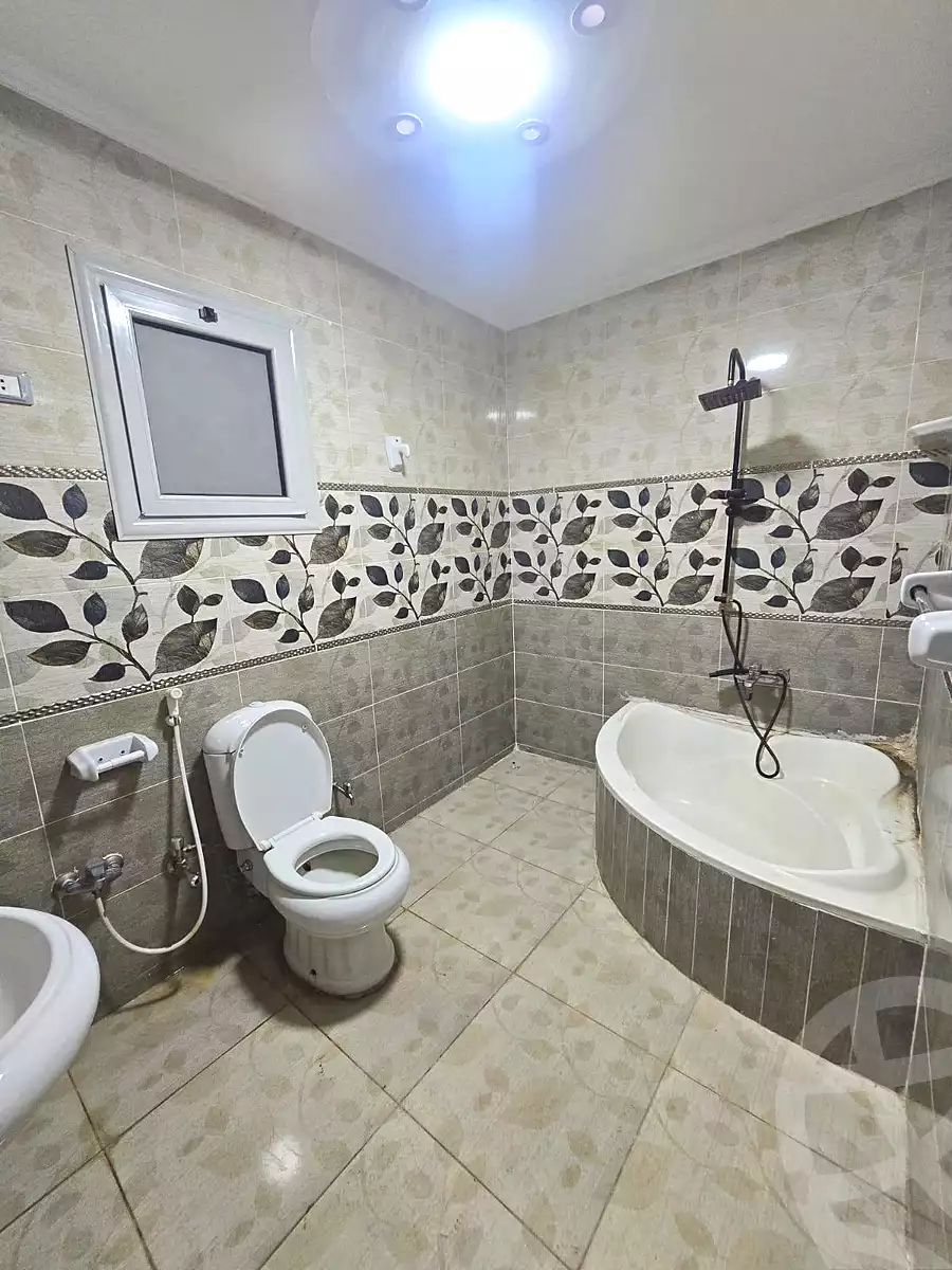 https://aqarmap.com.eg/ar/listing/6986841-for-sale-cairo-helwan-el-masaken-el-iqtsadeyah-ahmed-badawy-st