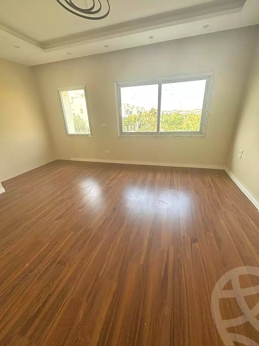 https://aqarmap.com.eg/en/listing/6987101-for-rent-cairo-new-cairo-compounds-hyde-park-centre-ville-hyde-park