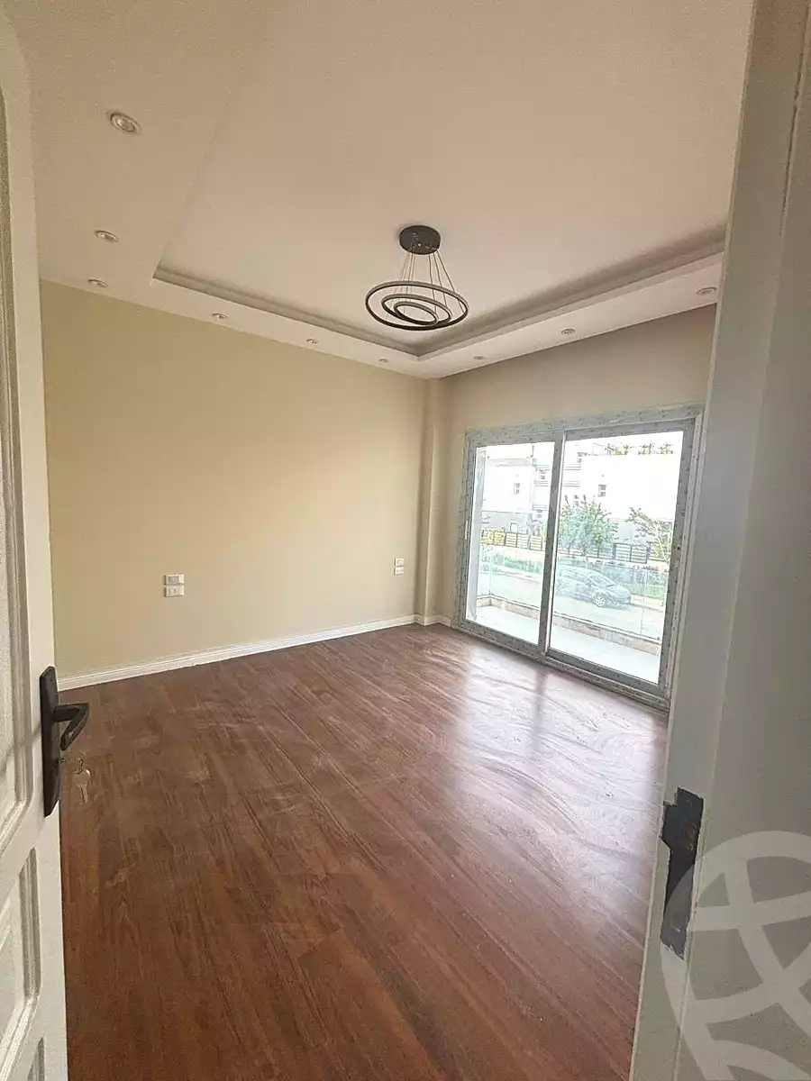 https://aqarmap.com.eg/en/listing/6987101-for-rent-cairo-new-cairo-compounds-hyde-park-centre-ville-hyde-park