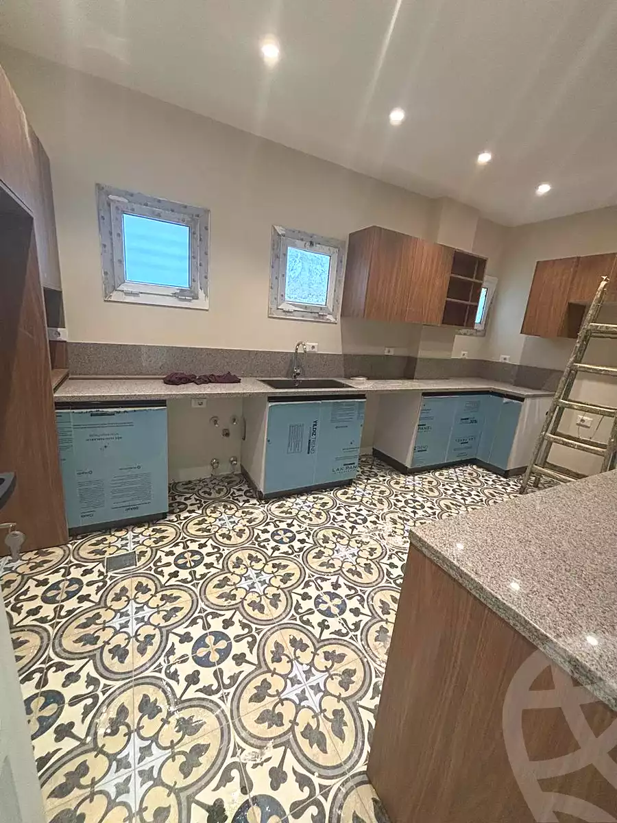 https://aqarmap.com.eg/en/listing/6987101-for-rent-cairo-new-cairo-compounds-hyde-park-centre-ville-hyde-park