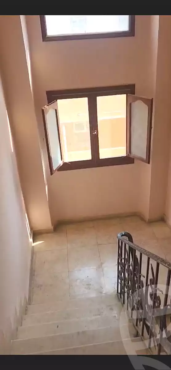 https://aqarmap.com.eg/ar/listing/6987180-for-sale-cairo-new-cairo-first-settlement-neighbourhood-7-el-shaheed-abdul-aziz-atef-st