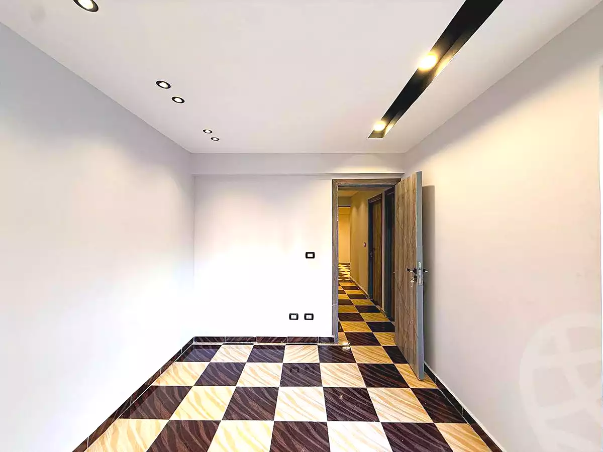 https://aqarmap.com.eg/ar/listing/6989414-for-sale-alexandria-sydy-bshr-sydy-bshr-bhry-shr-khld-bn-lwlyd