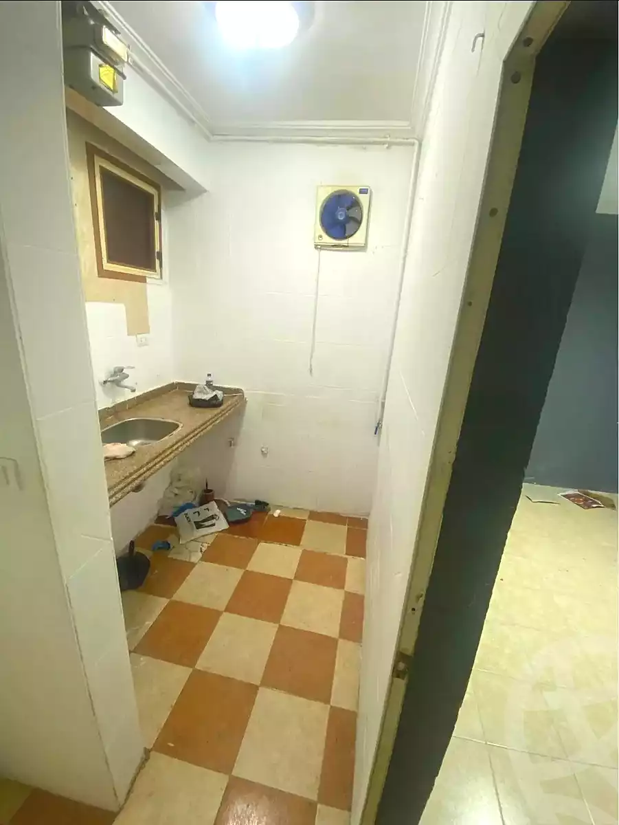 https://aqarmap.com.eg/ar/listing/6989437-for-rent-alexandria-ganaklis