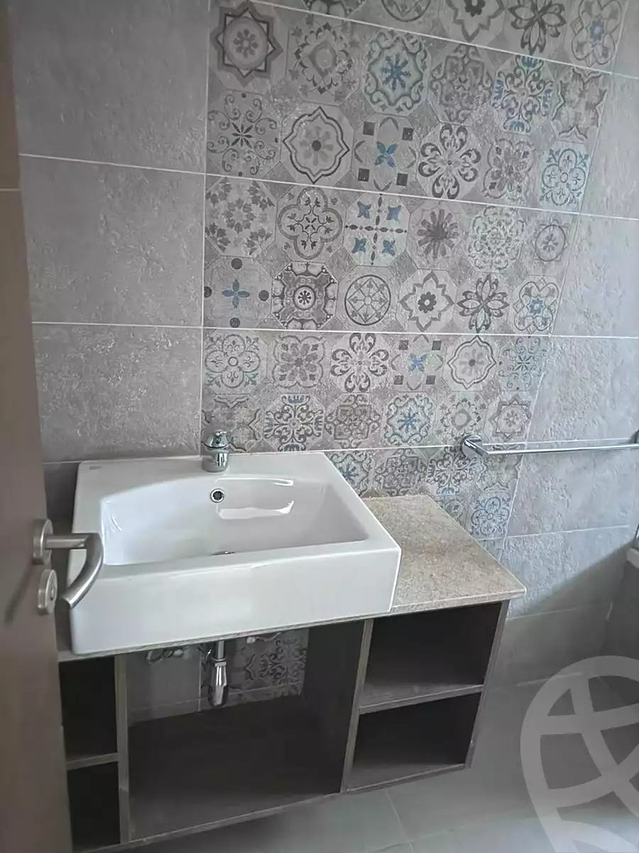 https://aqarmap.com.eg/en/listing/6989548-for-sale-cairo-new-cairo-compounds-fifth-square