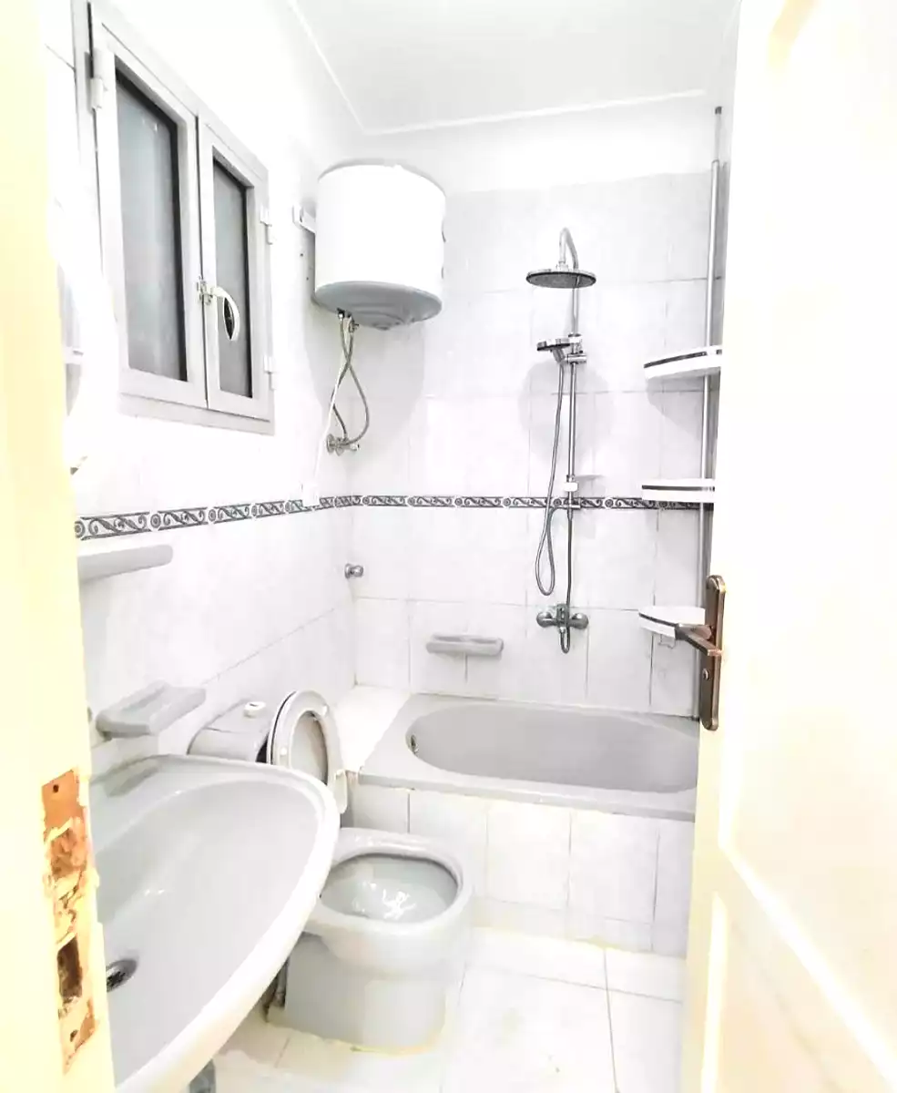 https://aqarmap.com.eg/en/listing/6989857-for-sale-alexandria-al-agamy-el-hanouvel