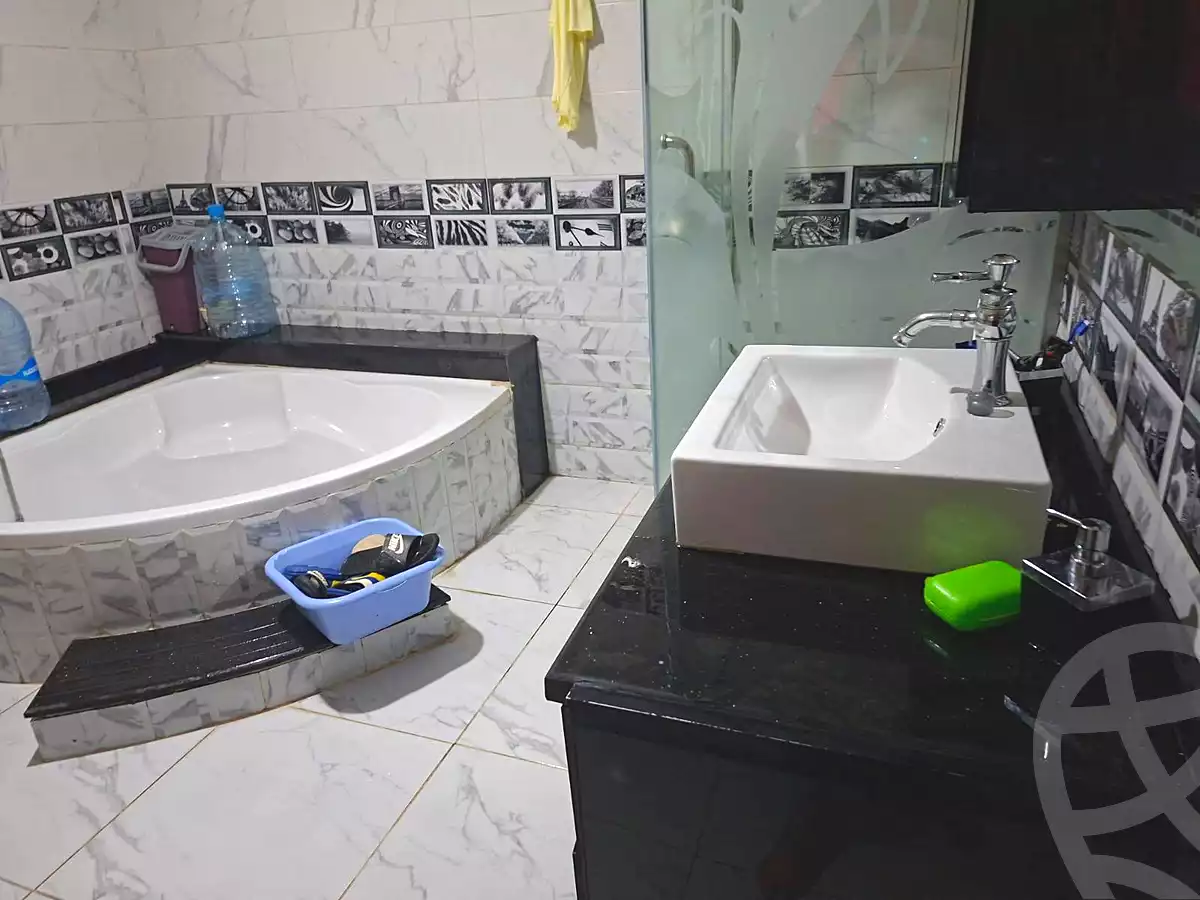 https://aqarmap.com.eg/ar/listing/6990055-for-sale-cairo-helwan-mahmoud-khater-st