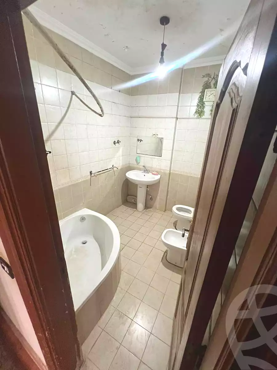 https://aqarmap.com.eg/ar/listing/6990106-for-sale-cairo-el-sheikh-zayed-city-el-hay-elthany-lrwd
