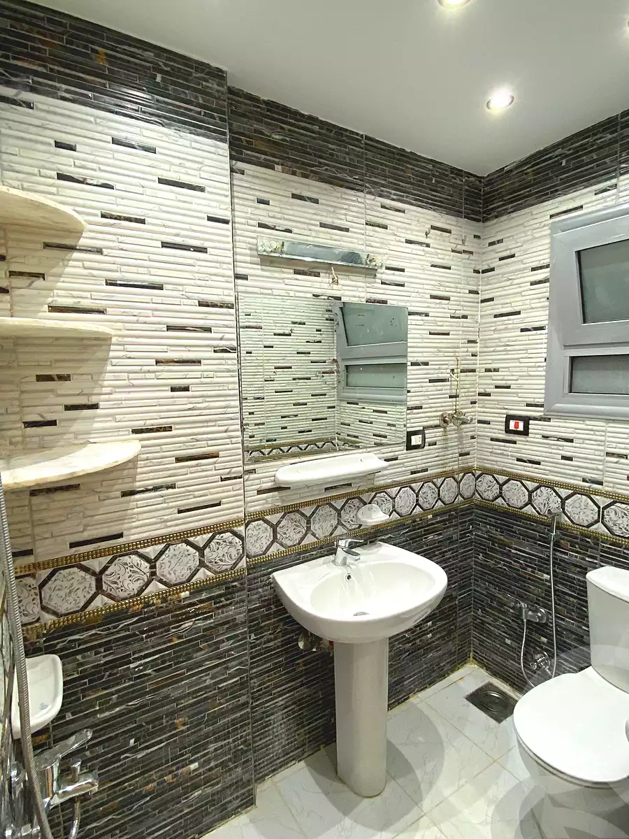 https://aqarmap.com.eg/ar/listing/6990556-for-sale-alexandria-al-agamy-lbytsh-bianchiii