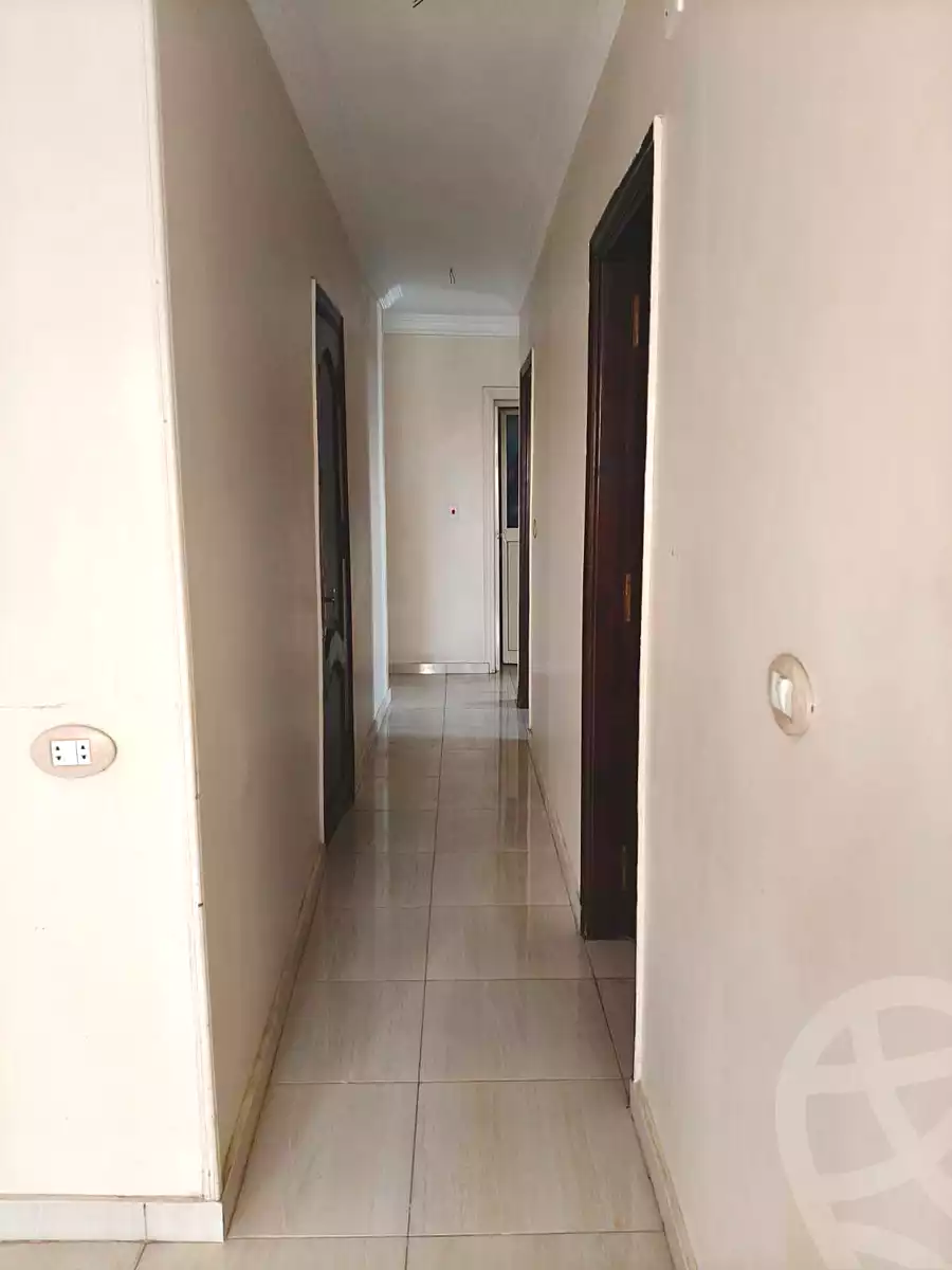 https://aqarmap.com.eg/ar/listing/6991029-for-sale-cairo-helwan-el-shareaa-el-sharby-st