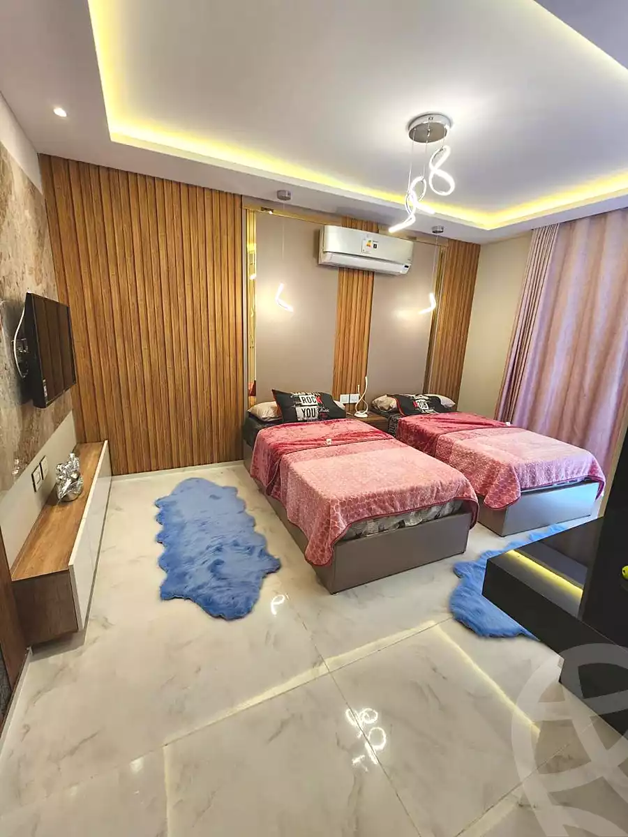 https://aqarmap.com.eg/ar/listing/6991237-for-sale-cairo-new-cairo-compounds-hyde-park-centre-ville-hyde-park