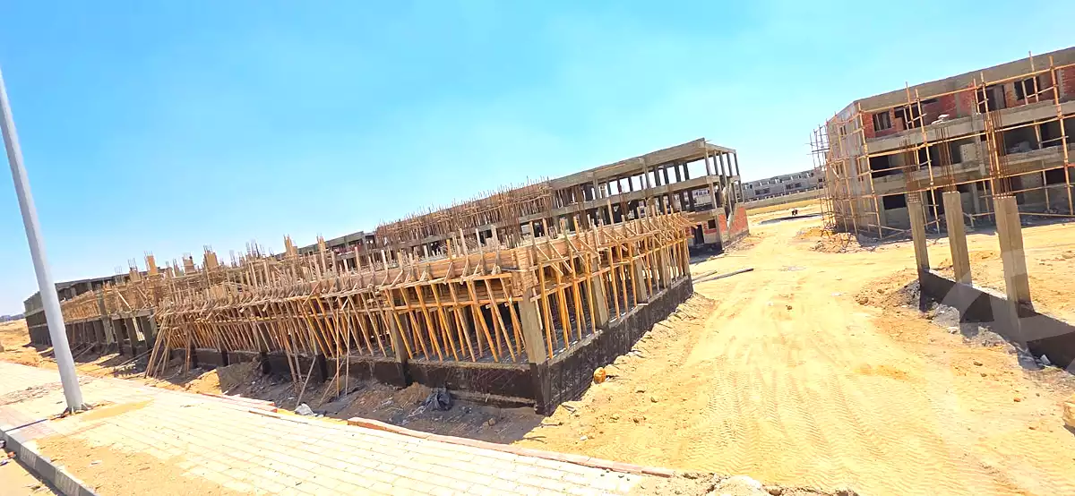 https://aqarmap.com.eg/en/listing/6991324-for-sale-cairo-new-cairo-compounds-dh-mdyn-ryzydns-yjy-jb