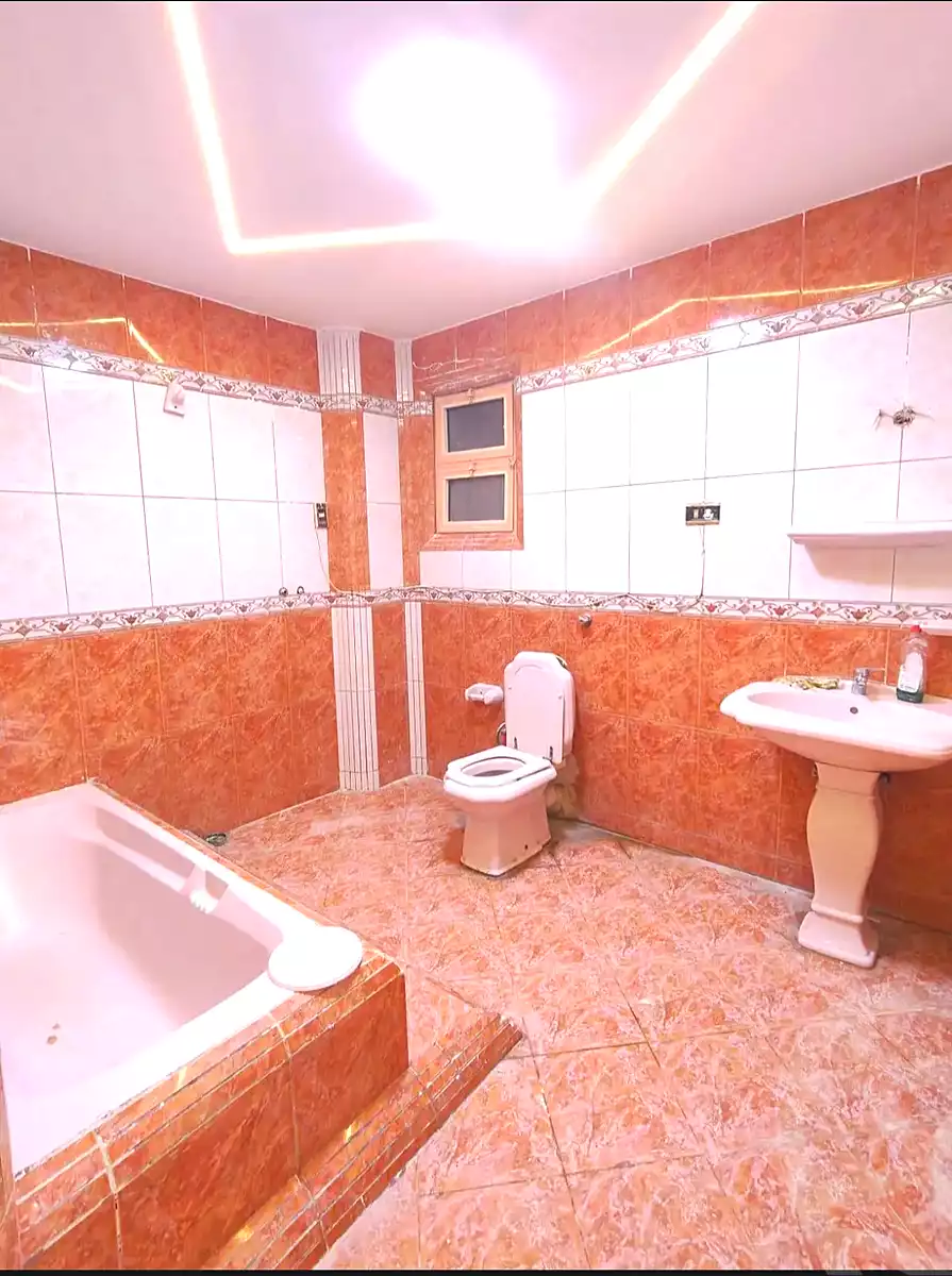 https://aqarmap.com.eg/ar/listing/6992436-for-sale-alexandria-sydy-bshr-sydy-bshr-bhry-shr-khld-bn-lwlyd