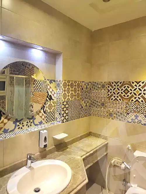 https://aqarmap.com.eg/en/listing/6976066-for-rent-cairo-new-cairo-el-narges-el-narges-2-pilot-halawany-st