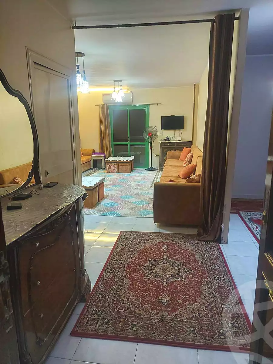 https://aqarmap.com.eg/ar/listing/6993778-for-sale-cairo-helwan-ahmed-enci-st