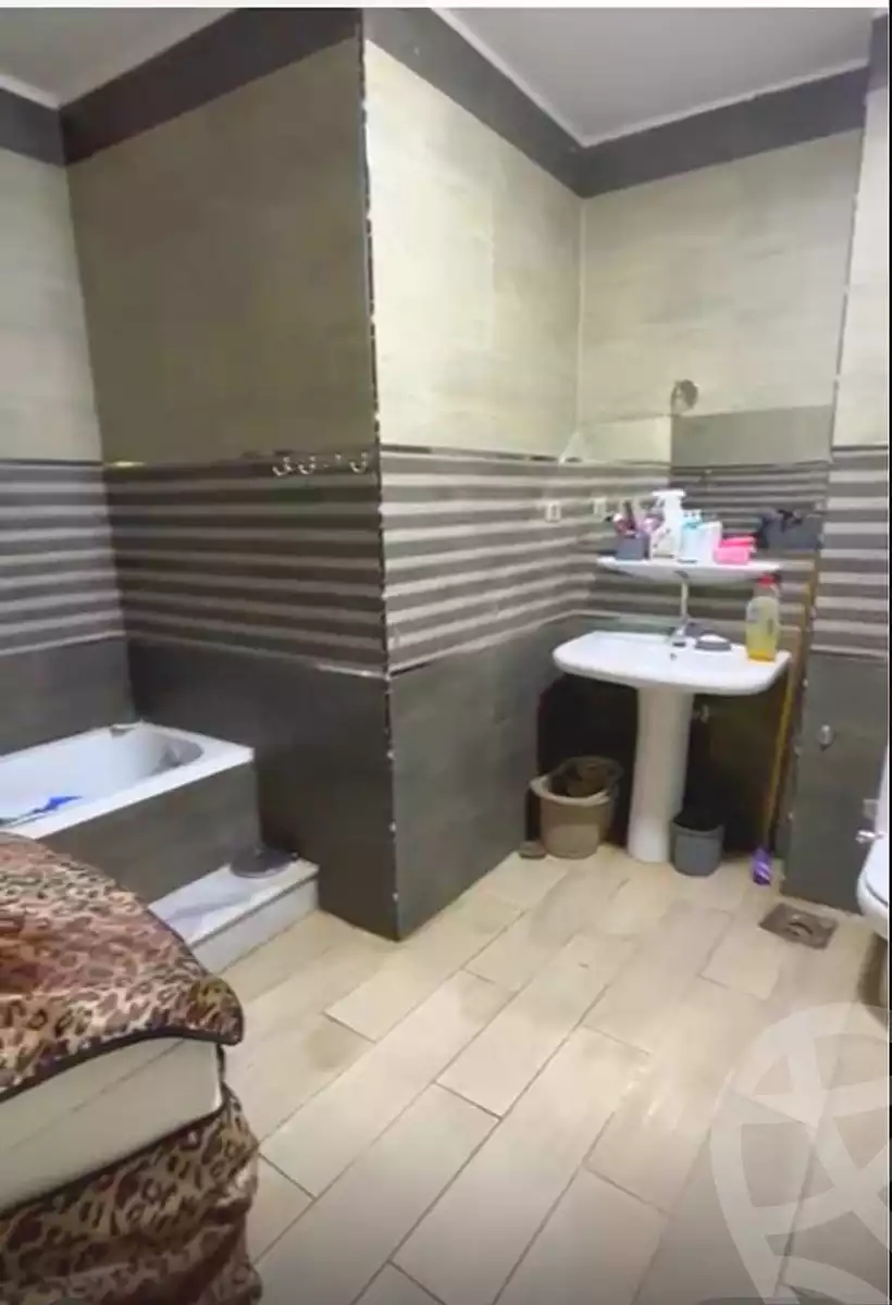 https://aqarmap.com.eg/en/listing/6994364-for-sale-cairo-el-mohandesen-shareaa-ahmed-orabi