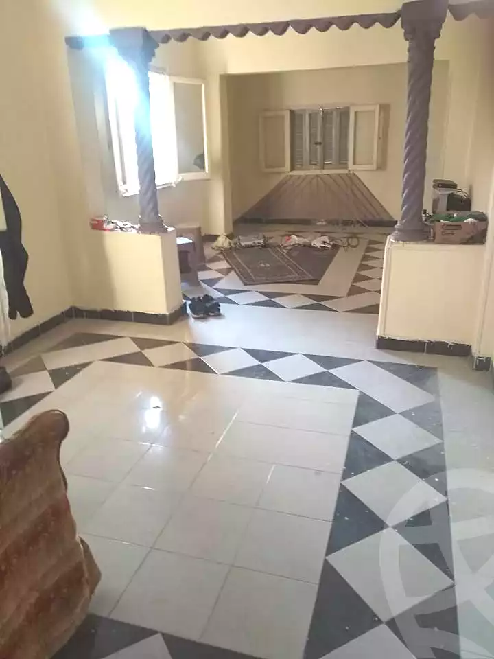 https://aqarmap.com.eg/ar/listing/6994873-for-sale-cairo-helwan-ahmed-enci-st