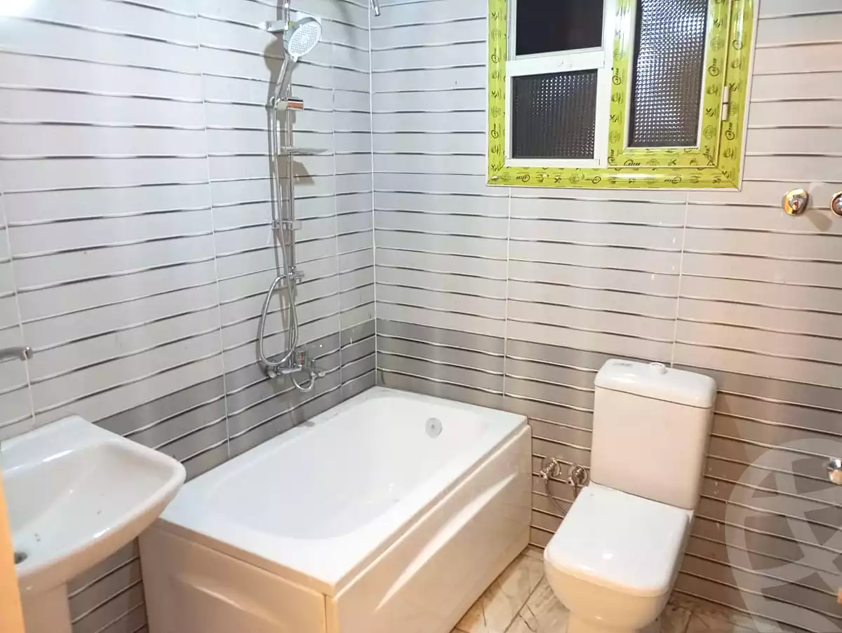 https://aqarmap.com.eg/ar/listing/6994879-for-sale-cairo-faisal-kafr-tohormos-queen-nazli-st