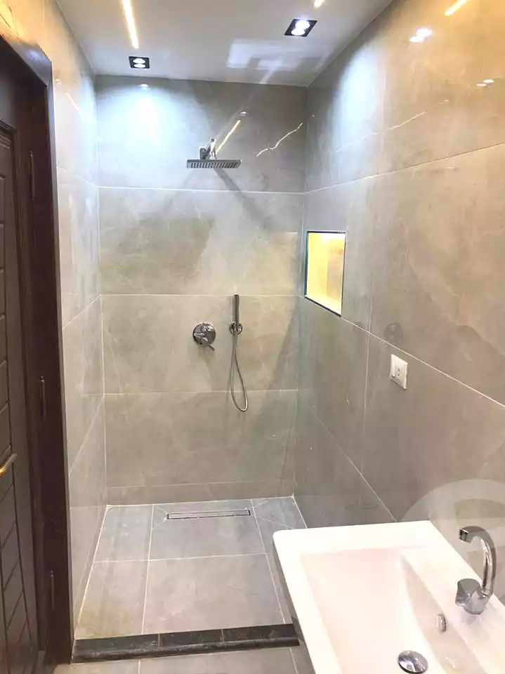 https://aqarmap.com.eg/en/listing/6995301-for-rent-alexandria-el-montazah-compounds-in-el-montazah-royal-plaza-compound-al-halawany