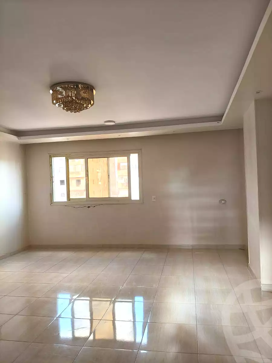 https://aqarmap.com.eg/ar/listing/6995708-for-sale-cairo-helwan-el-shareaa-el-sharby-st