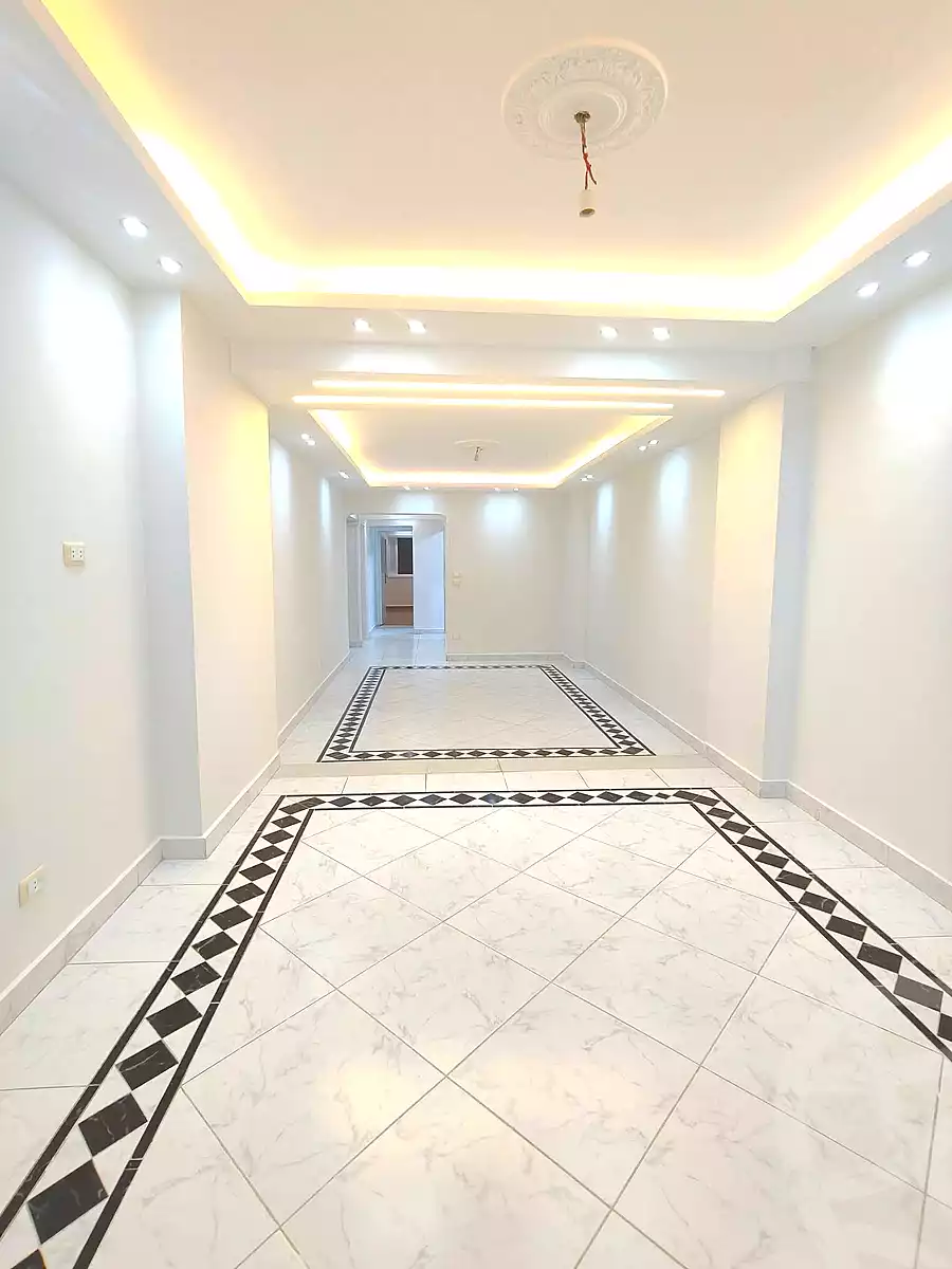 https://aqarmap.com.eg/ar/listing/7000055-for-sale-alexandria-miami-shr-jml-bd-lnsr
