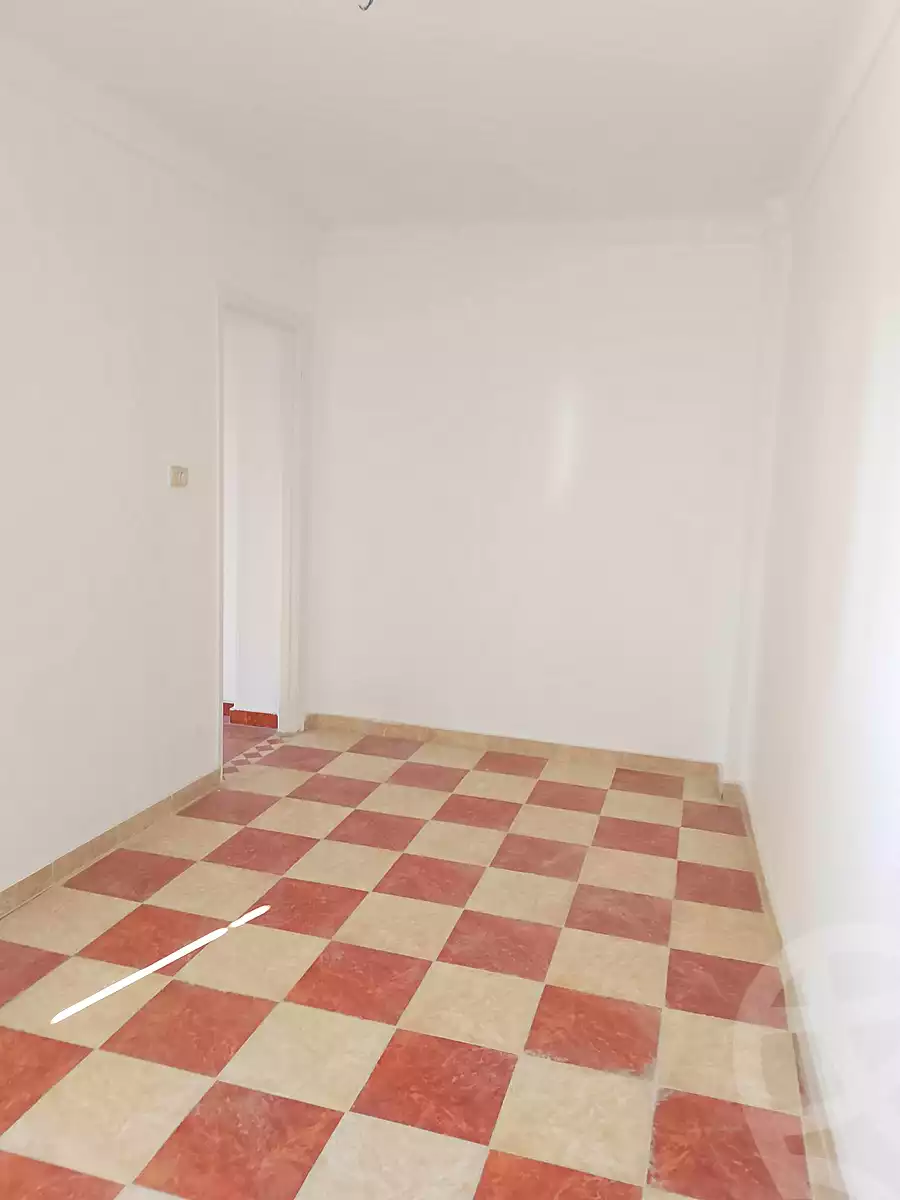 https://aqarmap.com.eg/ar/listing/7000101-for-sale-alexandria-lsywf-abd-el-fattah-el-shashaei-st