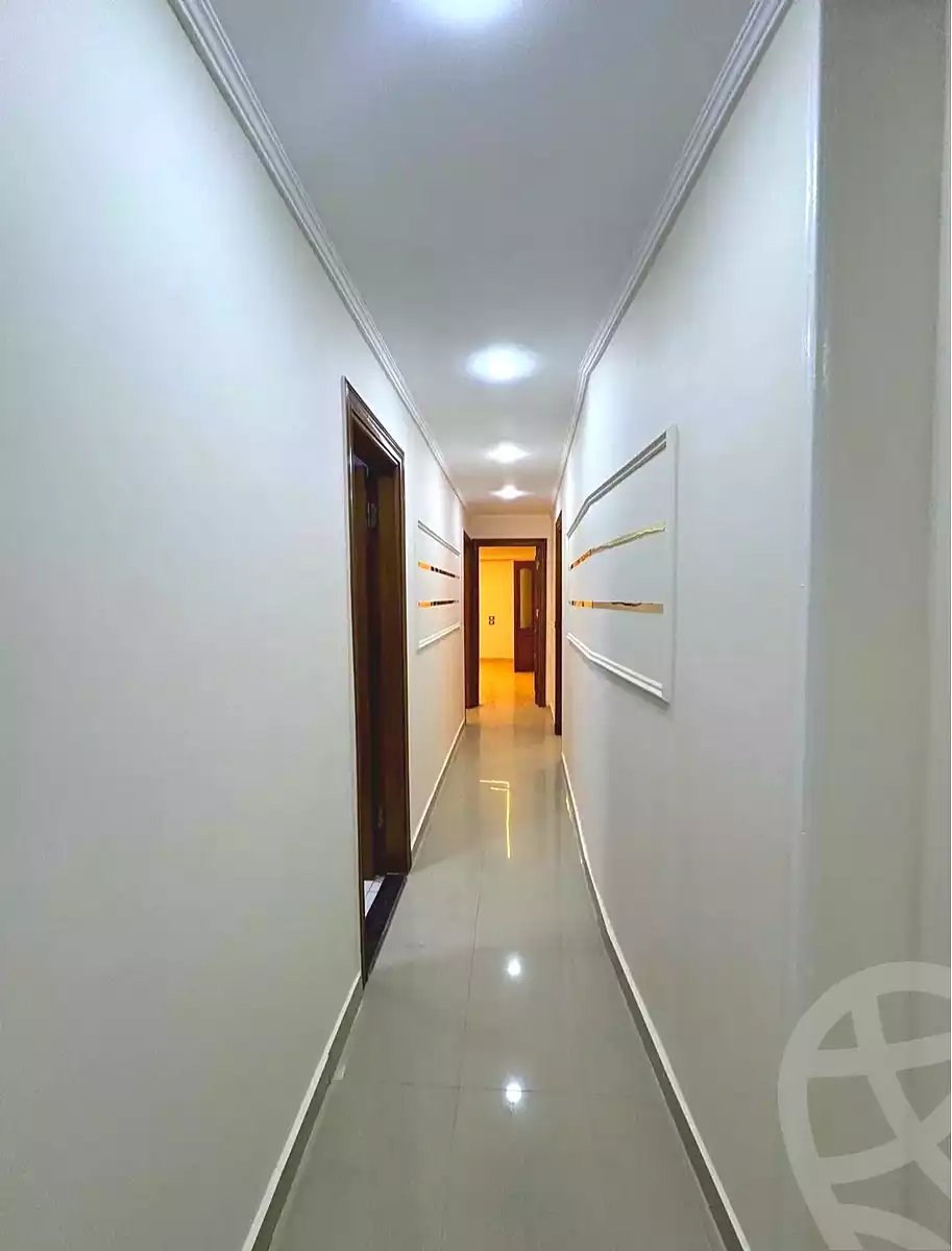 https://aqarmap.com.eg/ar/listing/7000999-for-sale-alexandria-sydy-bshr-sydy-bshr-bhry-shr-mhmwd-l-yswy