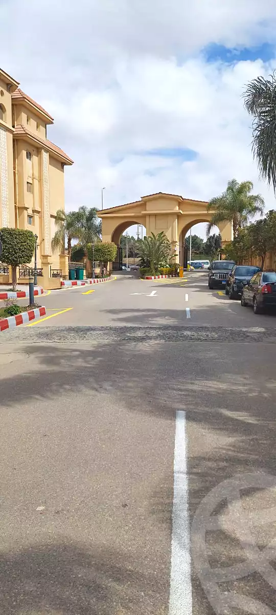 https://aqarmap.com.eg/ar/listing/7001073-for-sale-cairo-new-cairo-compounds-mrfl-syty