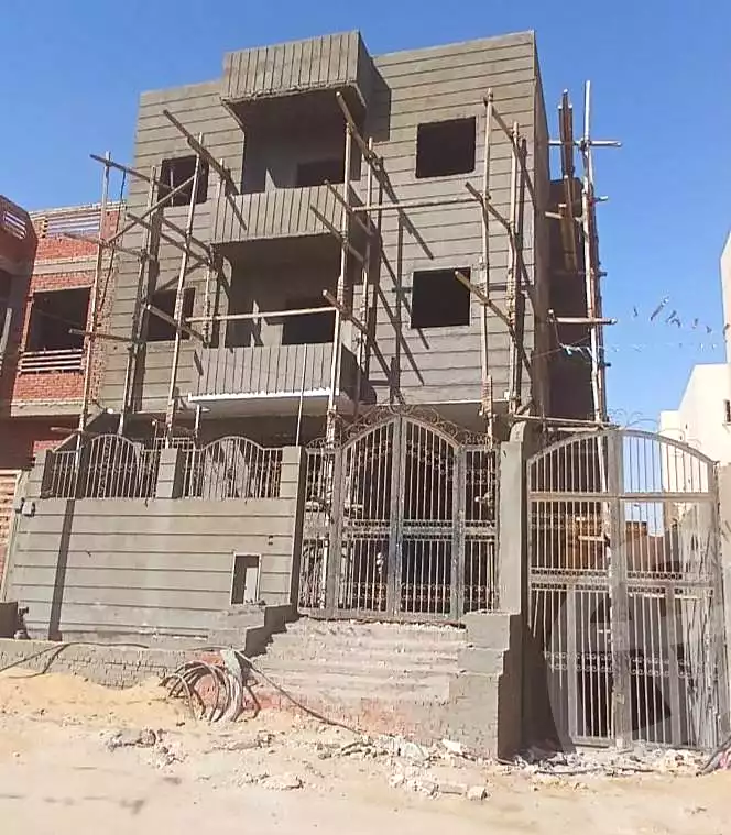 https://aqarmap.com.eg/en/listing/7001601-for-sale-cairo-15th-of-may-manteqat-el-100-fadan