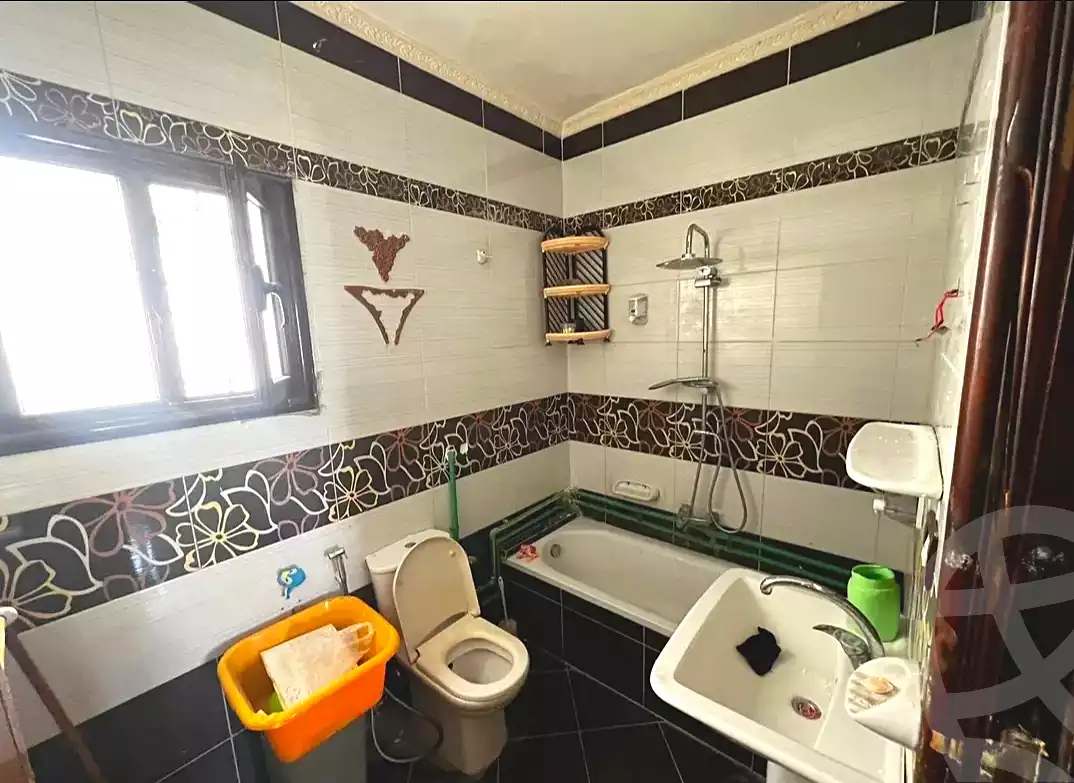 https://aqarmap.com.eg/en/listing/7001720-for-sale-alexandria-camp-cesar