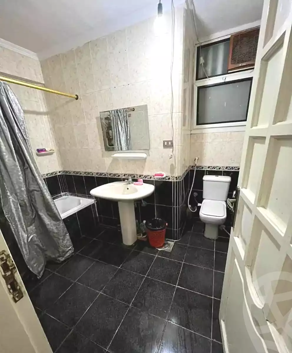 https://aqarmap.com.eg/en/listing/7001998-for-sale-alexandria-ganaklis