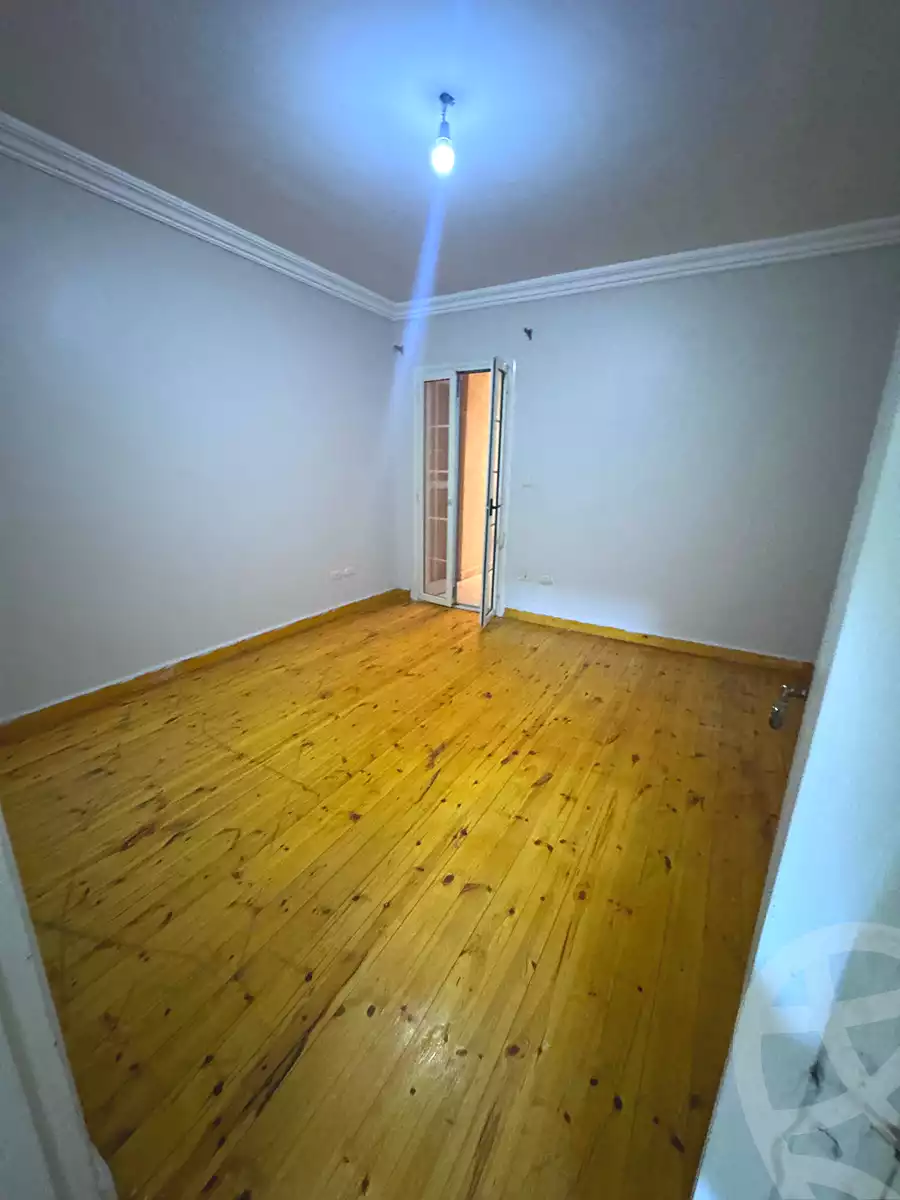 https://aqarmap.com.eg/ar/listing/7002114-for-sale-alexandria-smouha-elshohada-square-rd