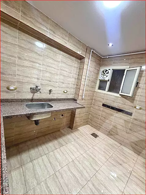 https://aqarmap.com.eg/ar/listing/7003641-for-sale-alexandria-sydy-bshr-sydy-bshr-bhry-shr-mhmwd-l-yswy