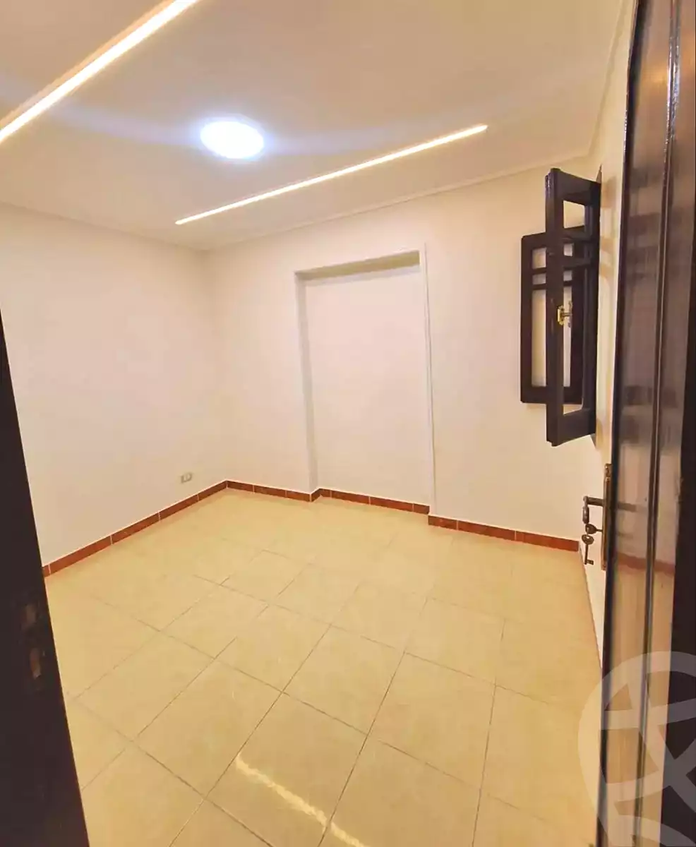 https://aqarmap.com.eg/ar/listing/7004110-for-sale-alexandria-sydy-bshr-sydy-bshr-bhry-shr-mhmwd-l-yswy