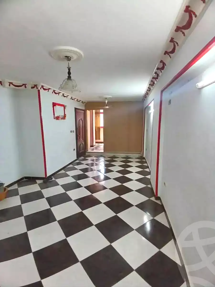 https://aqarmap.com.eg/ar/listing/7004428-for-sale-alexandria-el-asafra-shr-45