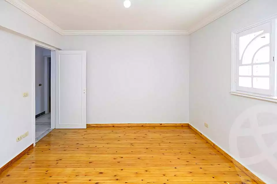 https://aqarmap.com.eg/en/listing/7004866-for-sale-alexandria-camp-cesar